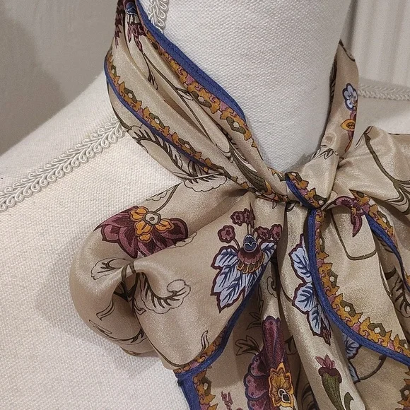 Head Or Neck Printed Scarf Vintage Beige Floral Print Purple Blue Gold - Picture 4 of 5